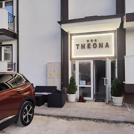 Gæstehus Theona 4*